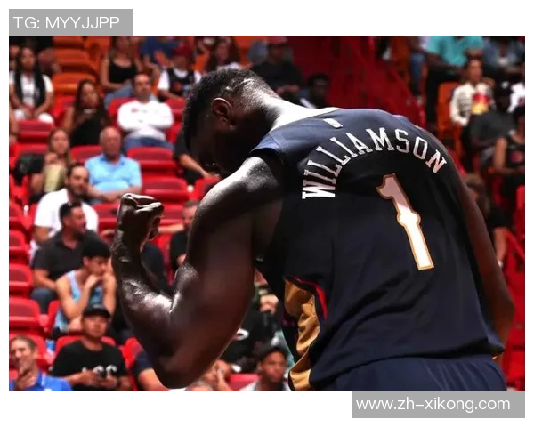 锡安上半场表现抢眼15分钟内贡献8分9板3助3断2帽展现实力