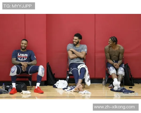 科尔称巴特勒在训练后与库明加交流给予他许多帮助和指导